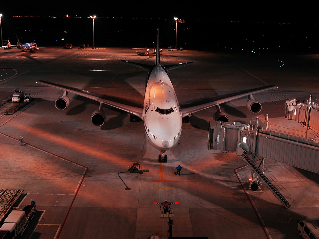 荷蘭空運(yùn)價格，MU空運(yùn)專線，深圳大智通國際貨運(yùn)